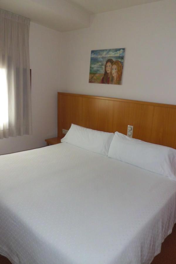 Hostal Palouet De Segarra Ngoại thất bức ảnh