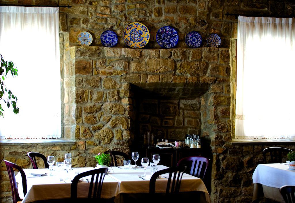 Hostal Palouet De Segarra Ngoại thất bức ảnh