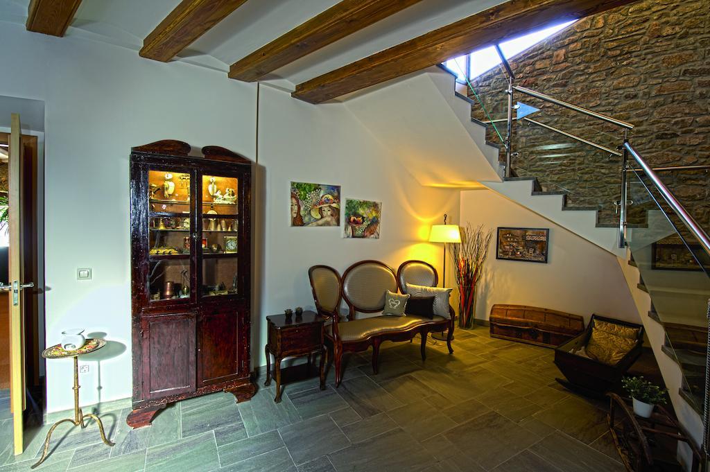Hostal Palouet De Segarra Ngoại thất bức ảnh