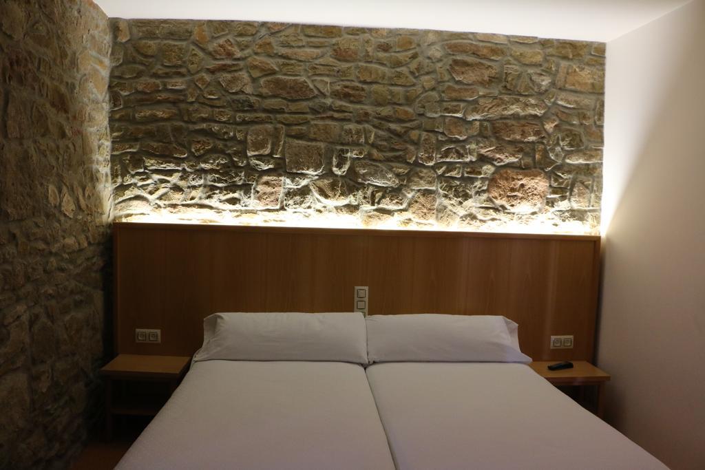 Hostal Palouet De Segarra Ngoại thất bức ảnh