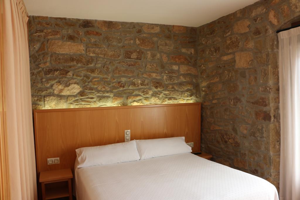 Hostal Palouet De Segarra Ngoại thất bức ảnh