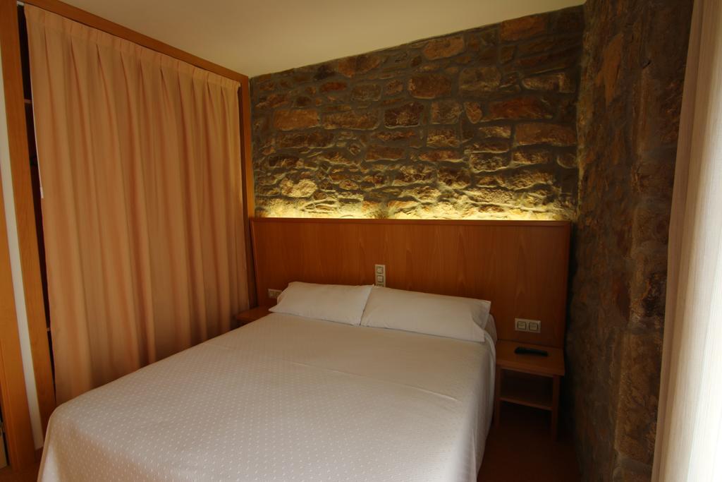 Hostal Palouet De Segarra Ngoại thất bức ảnh