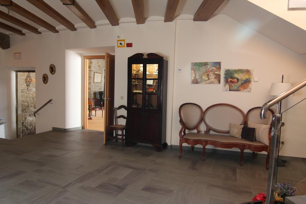 Hostal Palouet De Segarra Ngoại thất bức ảnh
